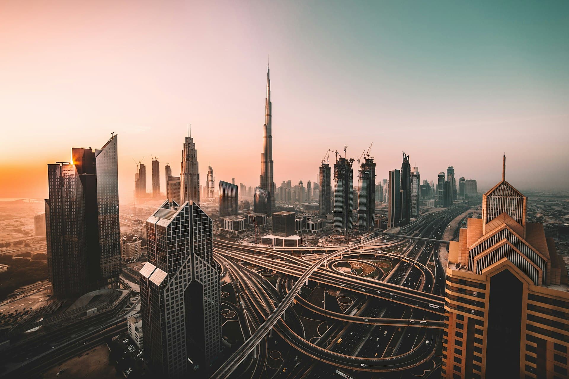Dubai skyline with the Burj Khalifa — Dubai real estate